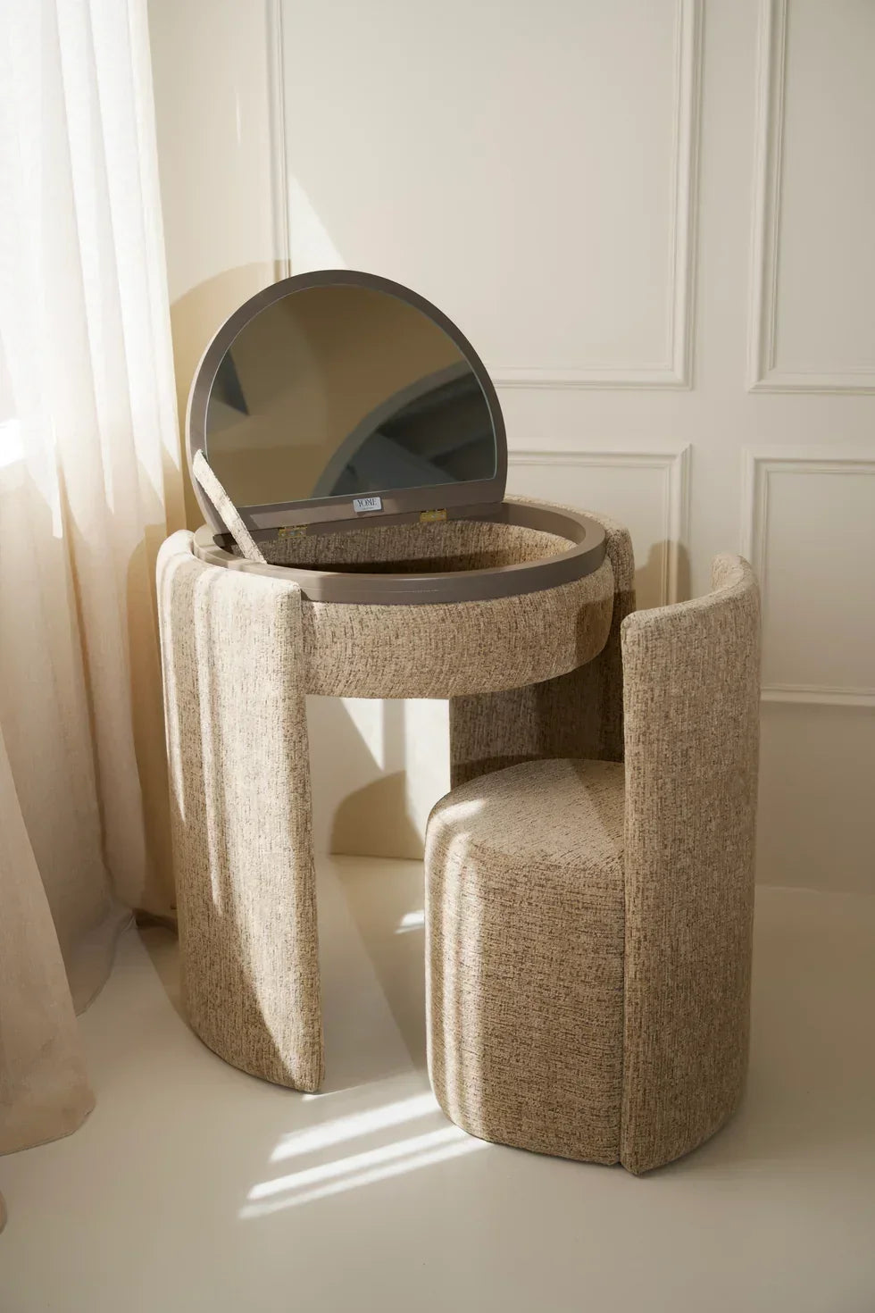 Norveta Vanity Table