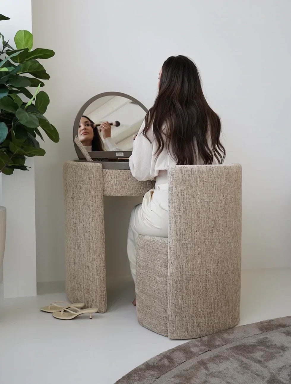 Norveta Vanity Table